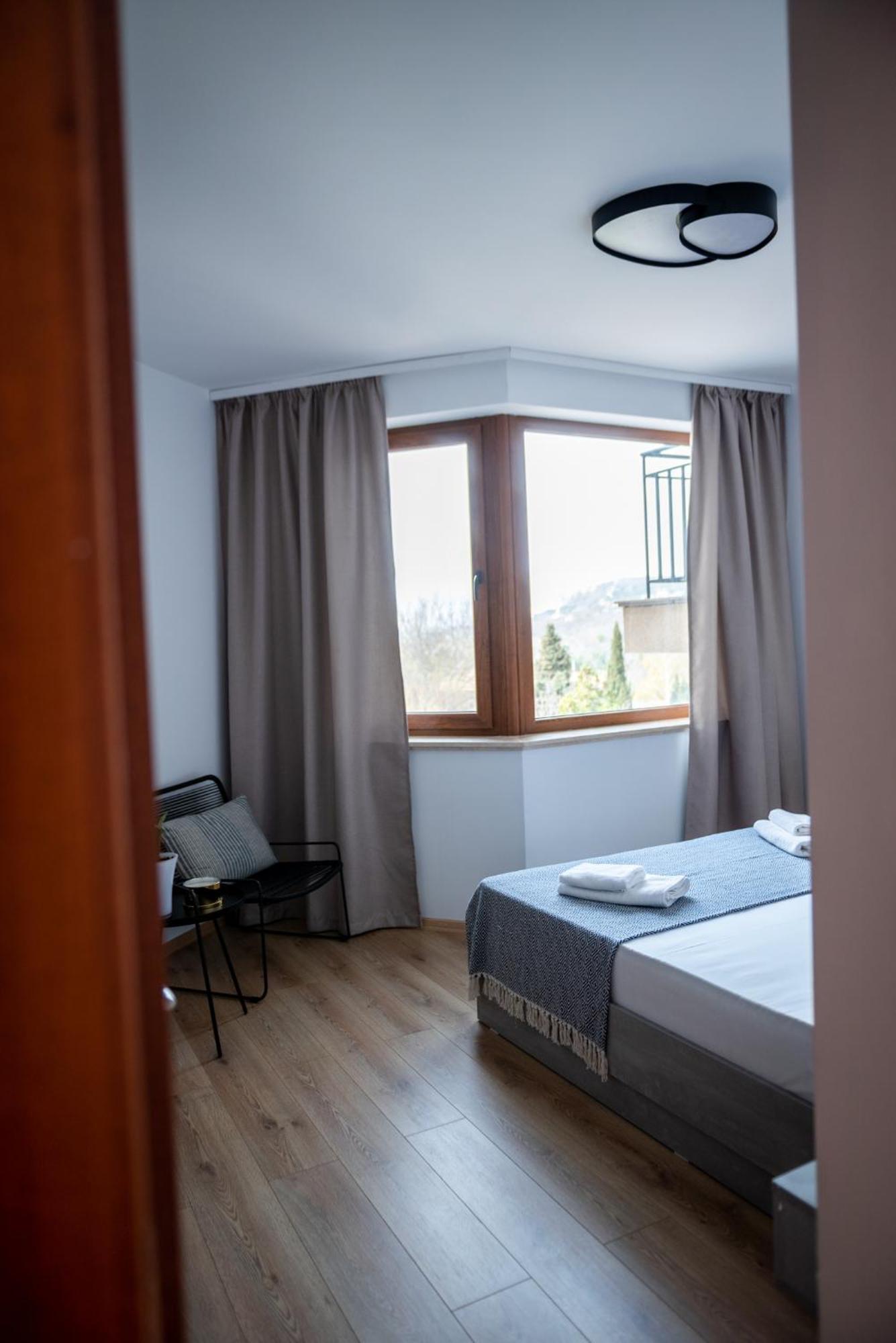 Queen'S Garden Balchik Apartment Esterno foto