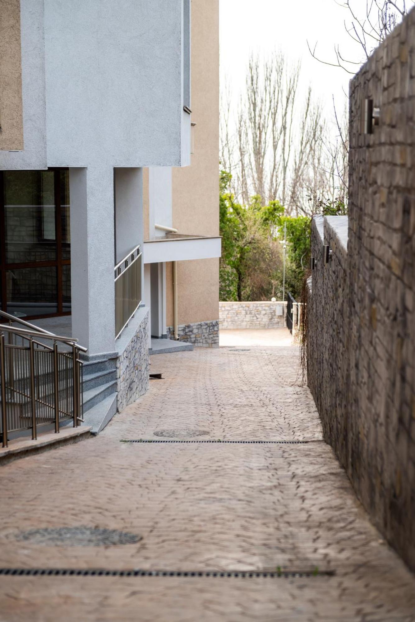 Queen'S Garden Balchik Apartment Esterno foto