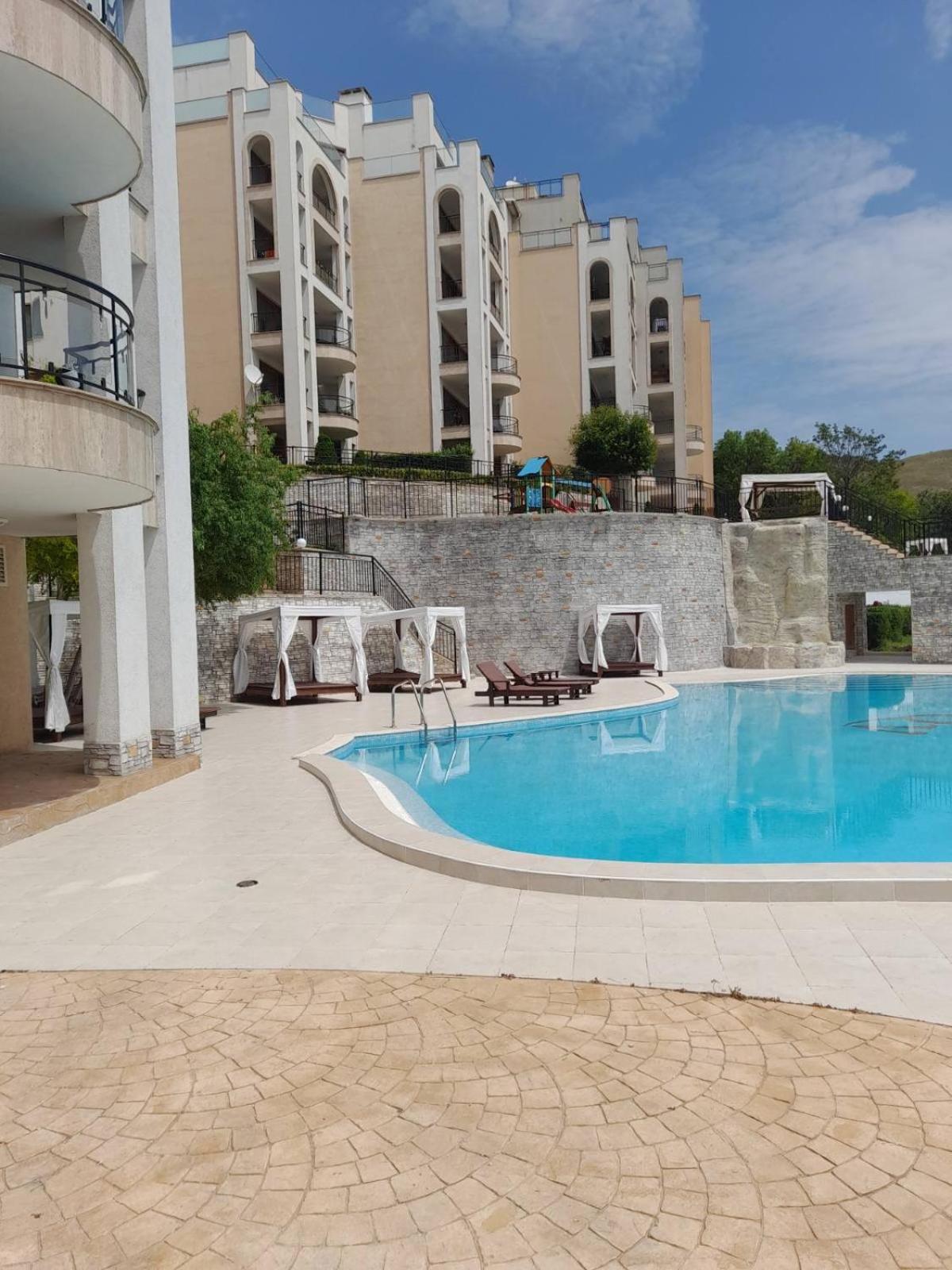 Queen'S Garden Balchik Apartment Esterno foto