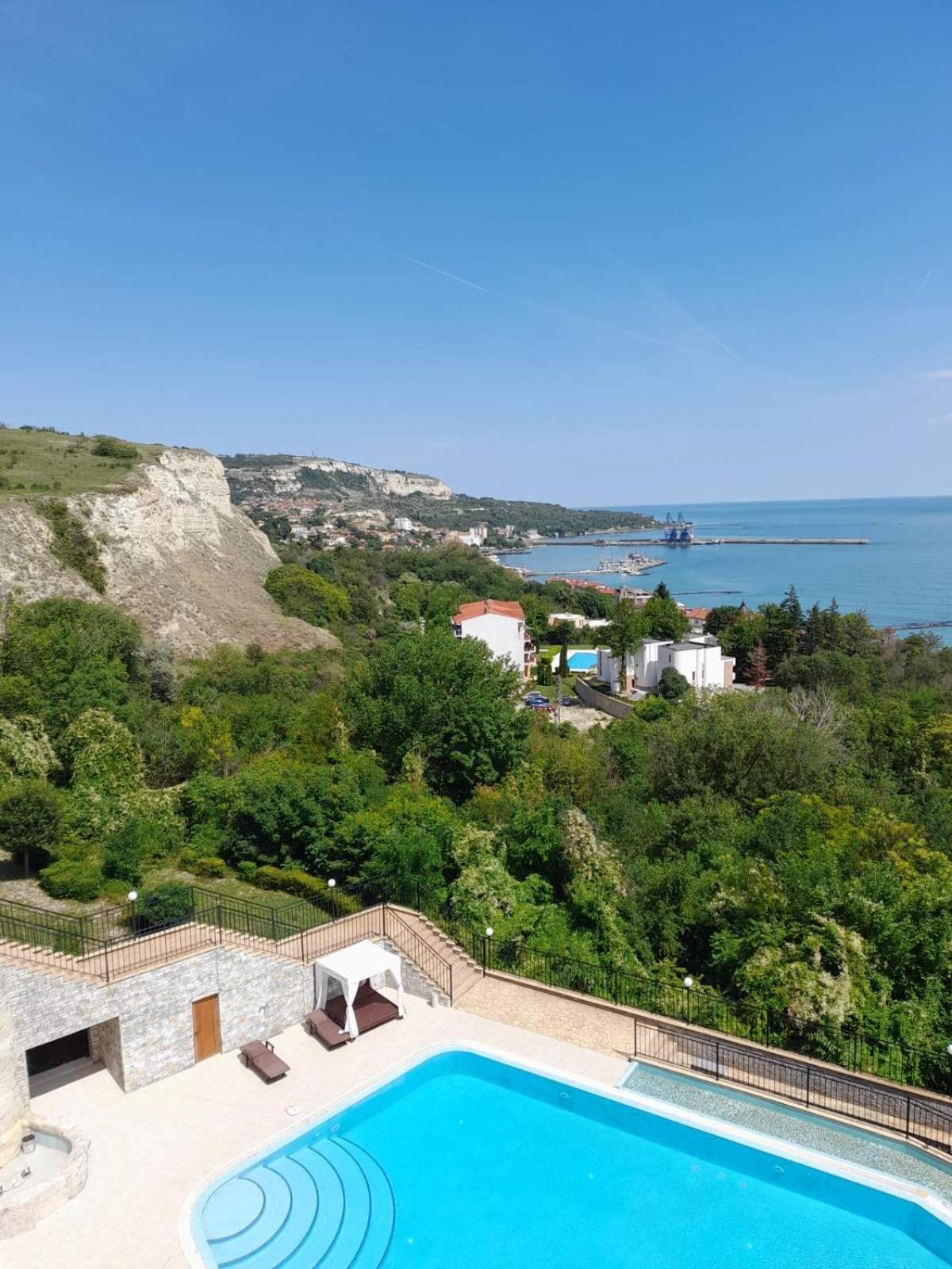 Queen'S Garden Balchik Apartment Esterno foto