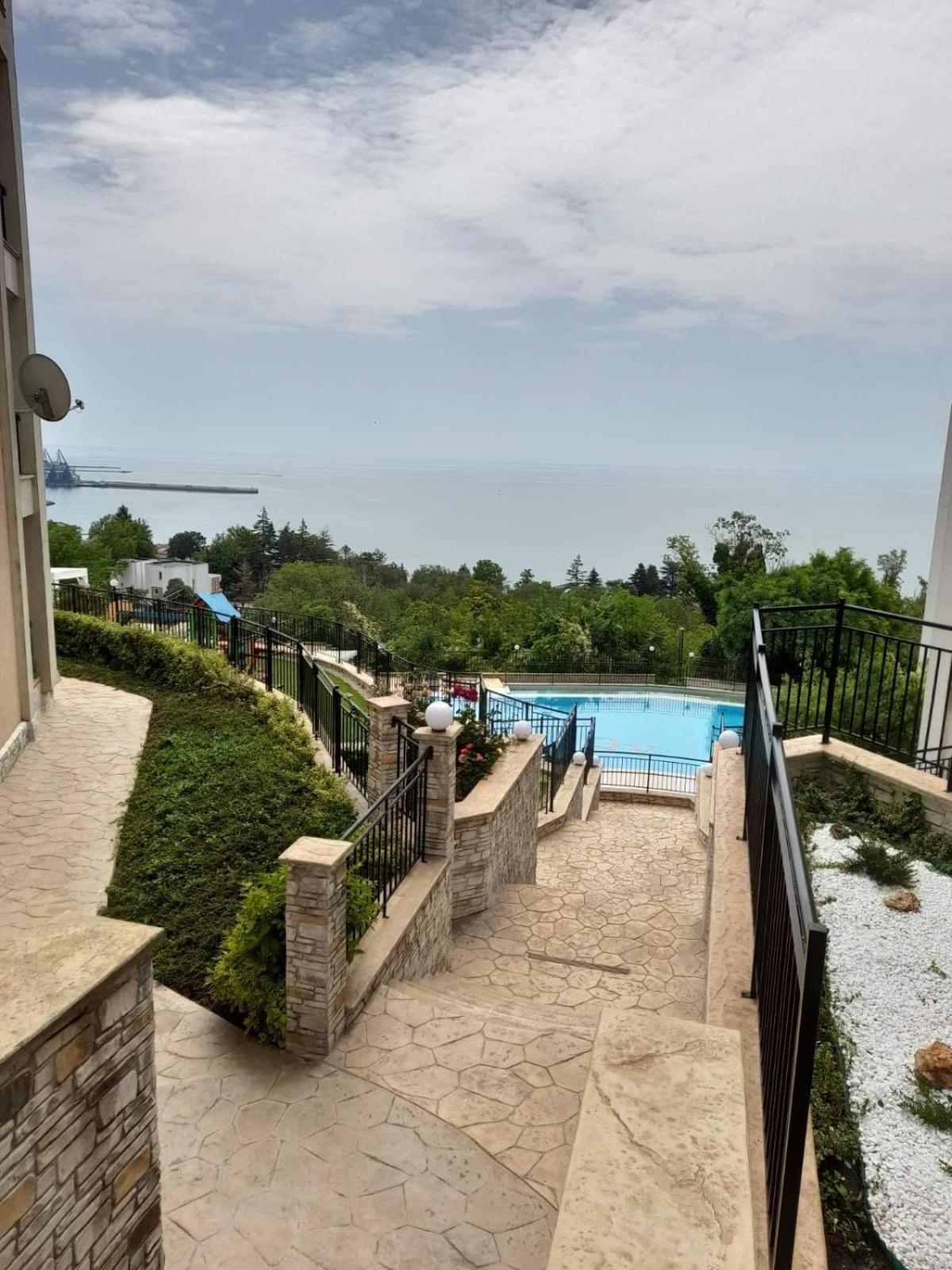Queen'S Garden Balchik Apartment Esterno foto