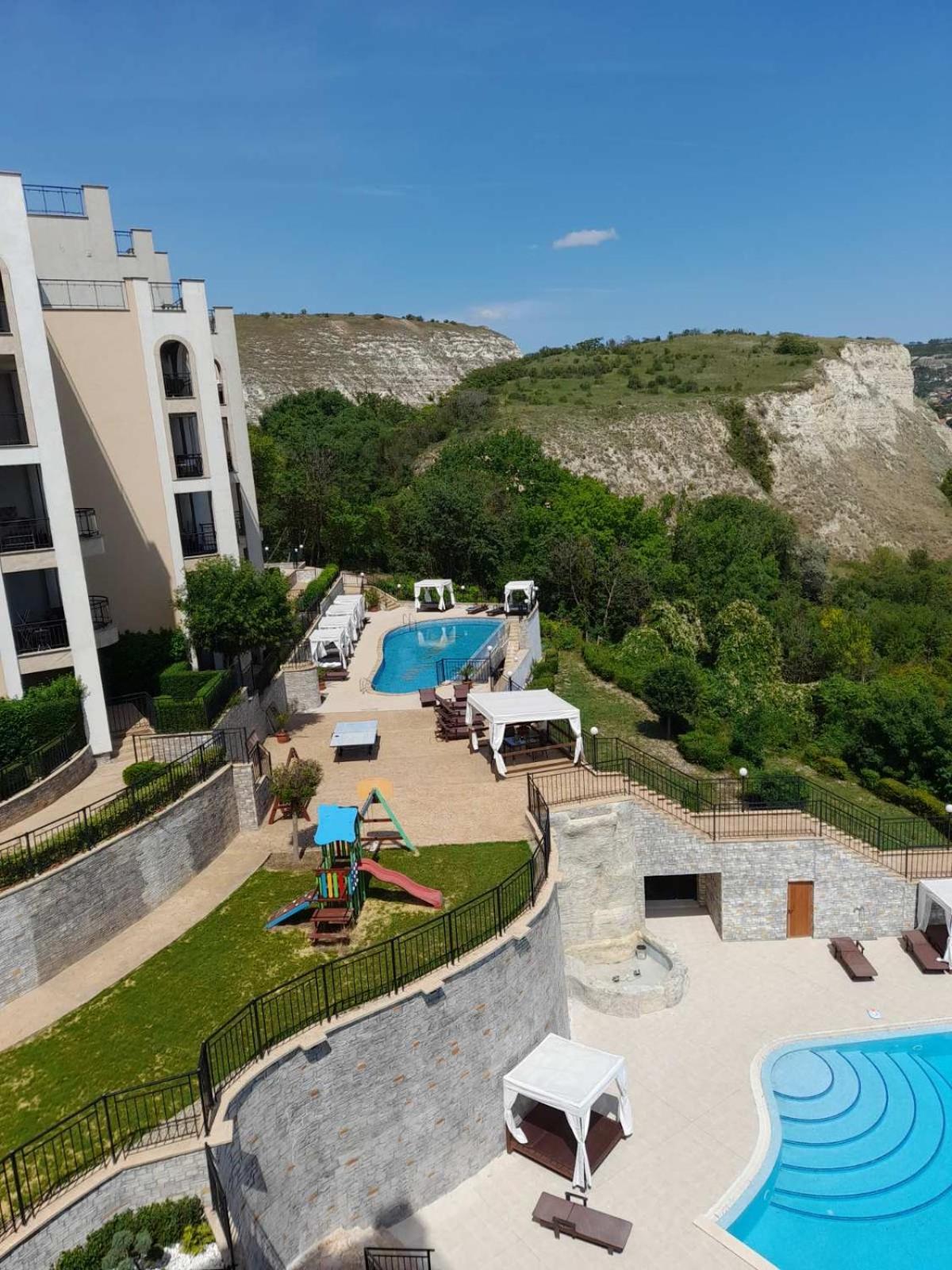 Queen'S Garden Balchik Apartment Esterno foto